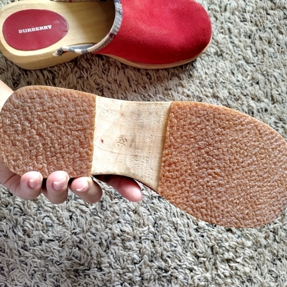 Burberry Authentic Red Suede Leather Wooden Clogs Mules Slip On sz 38/7,5 - Picture 9 of 9